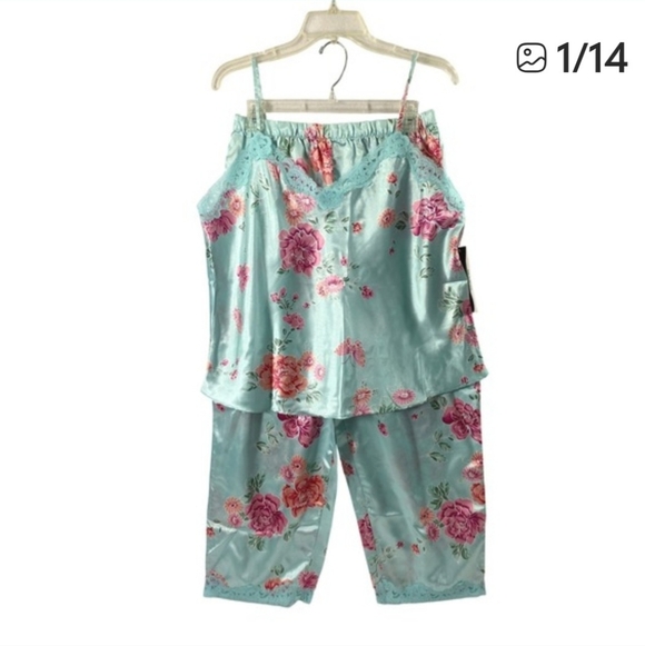 Premier Intimates Other - Premier Intimates Pajama Set Women XL 18W Floral Satin Blue Pink Cami Top Capris